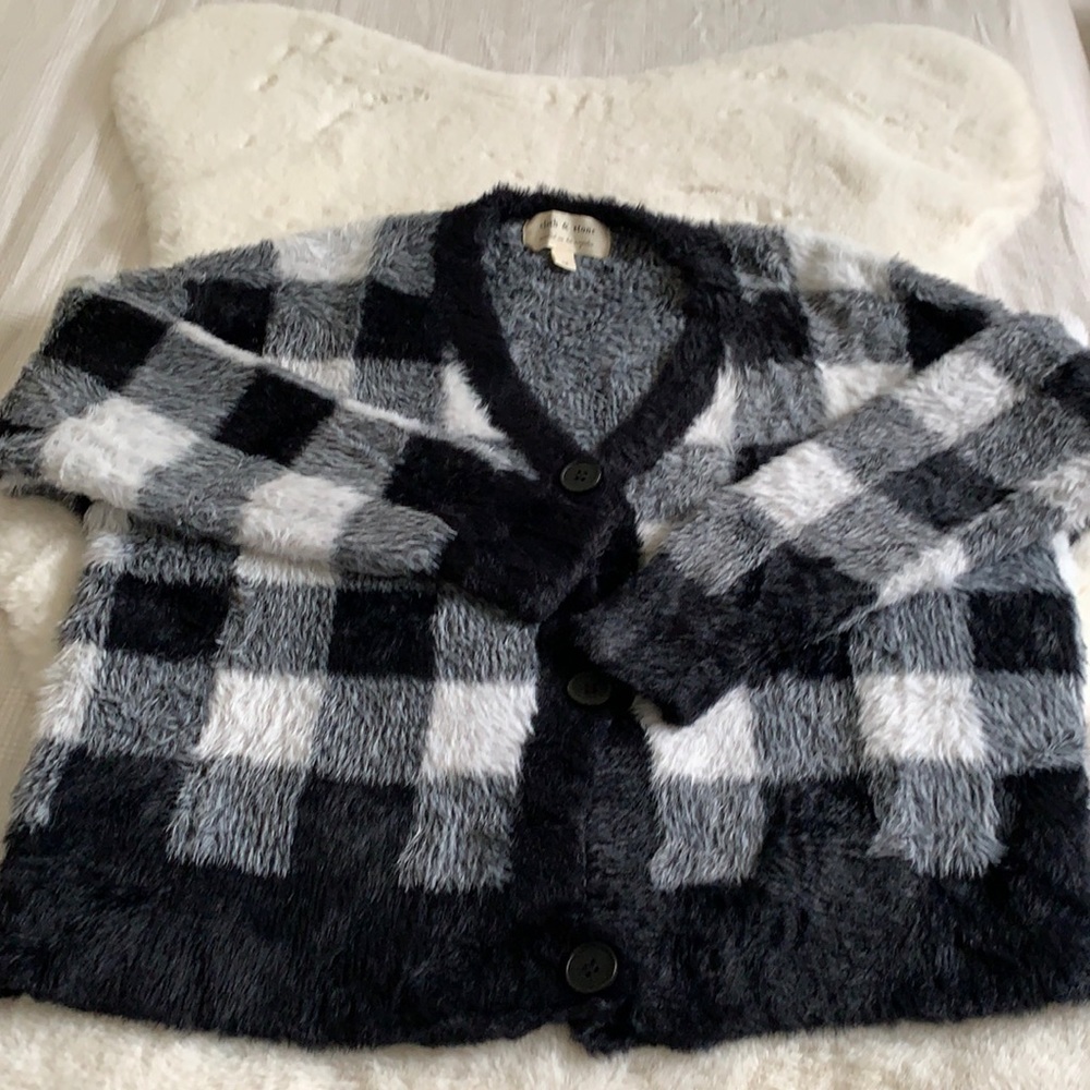 Cloth & stone sweater warm and fuzzy perfect for fall/winter